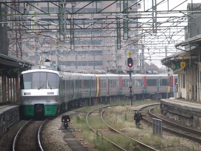 博多と佐世保を結ぶJR九州 特急みどり