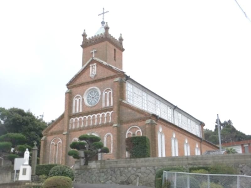 九十九島の一つ、黒島にある黒島教会(黒島天主堂)。 明治時代に建てられたもので、世界遺産の暫定リストに掲載されています(2012年3月撮影)