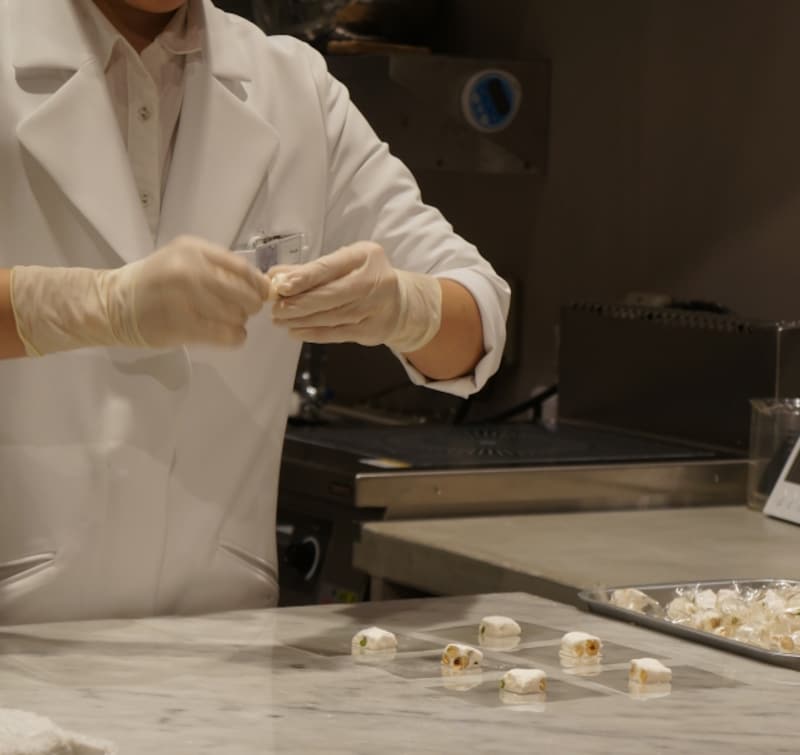 飴作りの工房も見ることができる