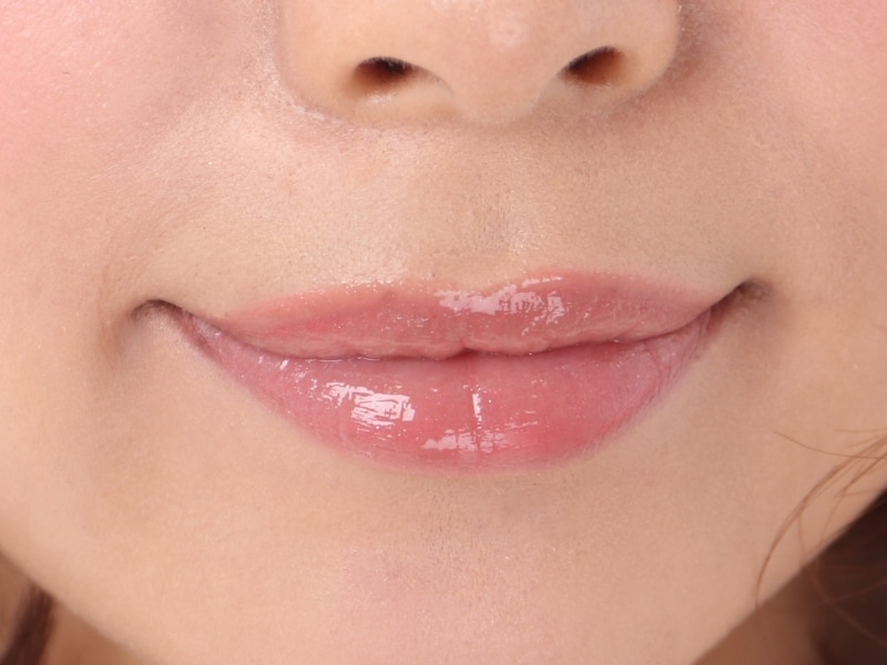 キスを呼び込むツヤツヤなピンクリップ