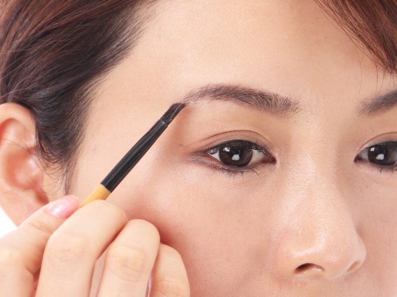 少し濃いめのダークブラウンでよりキリッと