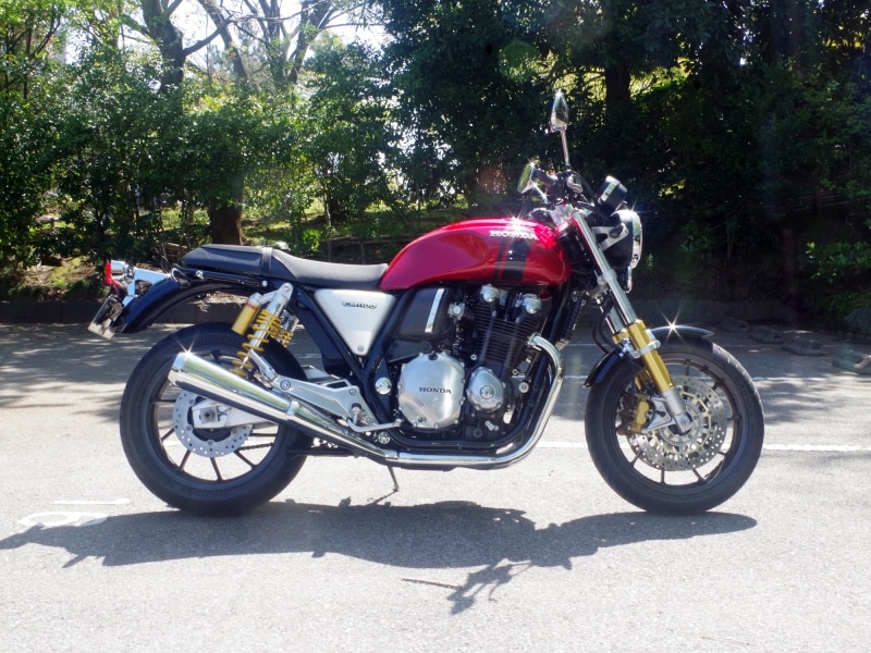 CB1100RSサイドビュー