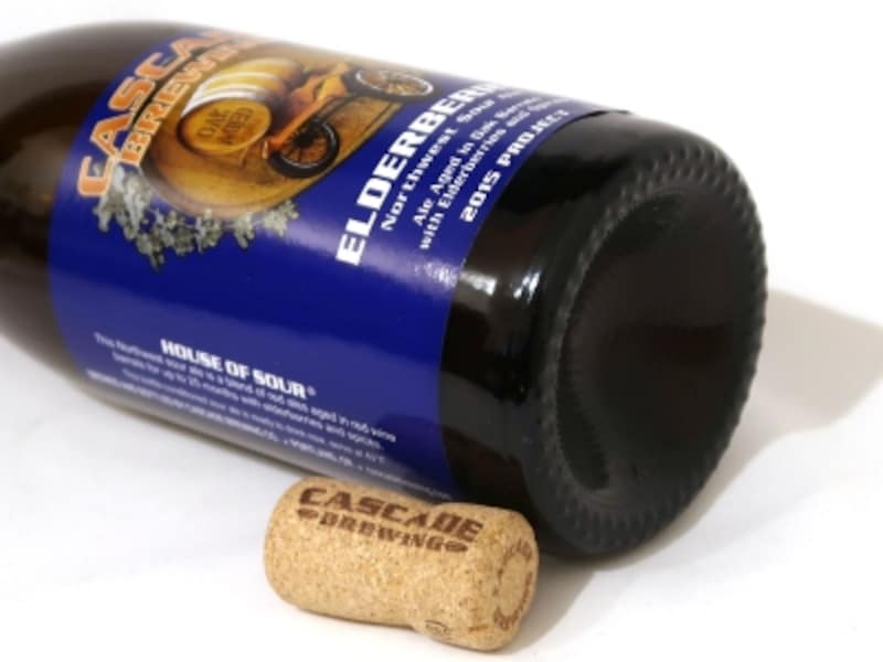 Elderberry Northwest Sour Ale（エルダーベリーノースウエストサワーエール）のボトルとコルク