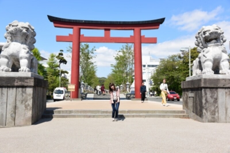 「段葛」は鶴岡八幡宮の正式な参道です