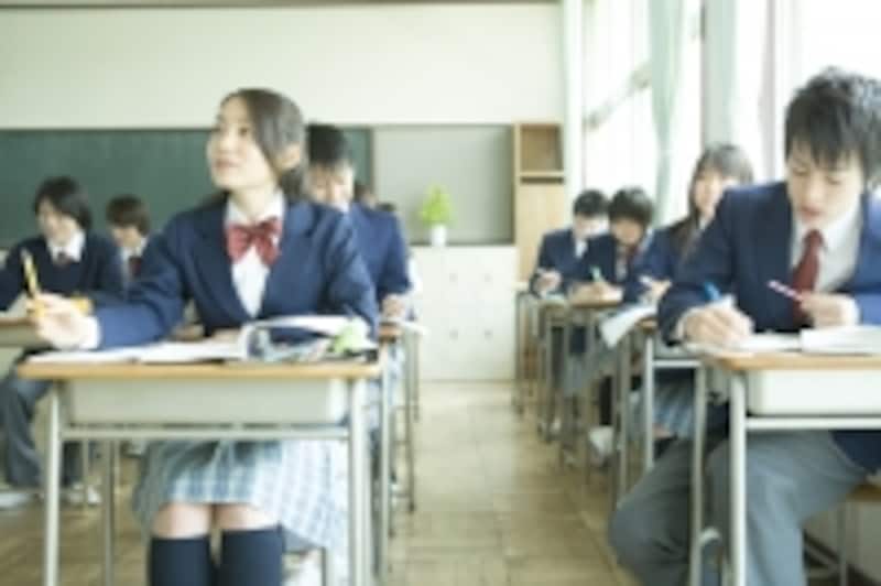 東京23区内の共学校において、偏差値55以上のコースを設置している附属中学・大学のない私立高校をご紹介します。