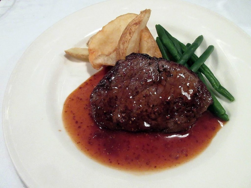 カジュアルフレンチ ぴぇにゅ メイン