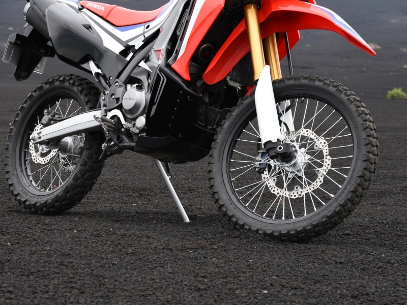 ブロックタイヤの感触はなれないと若干不安