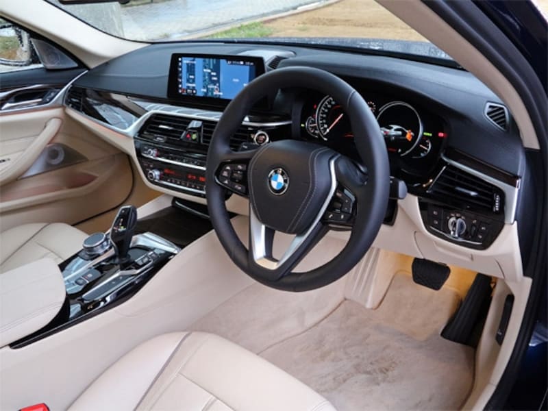 BMW523dラグジュアリー