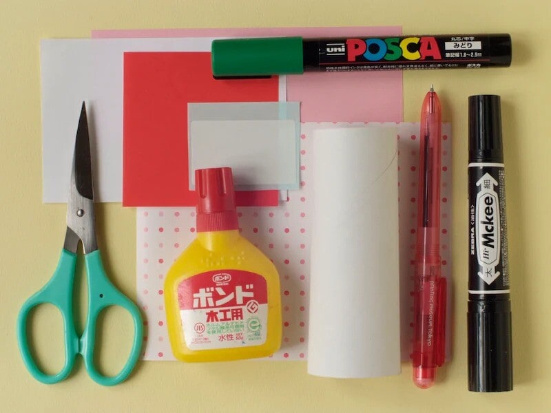 シール紙が無ければ、白い紙に描いてボンドで貼ってね