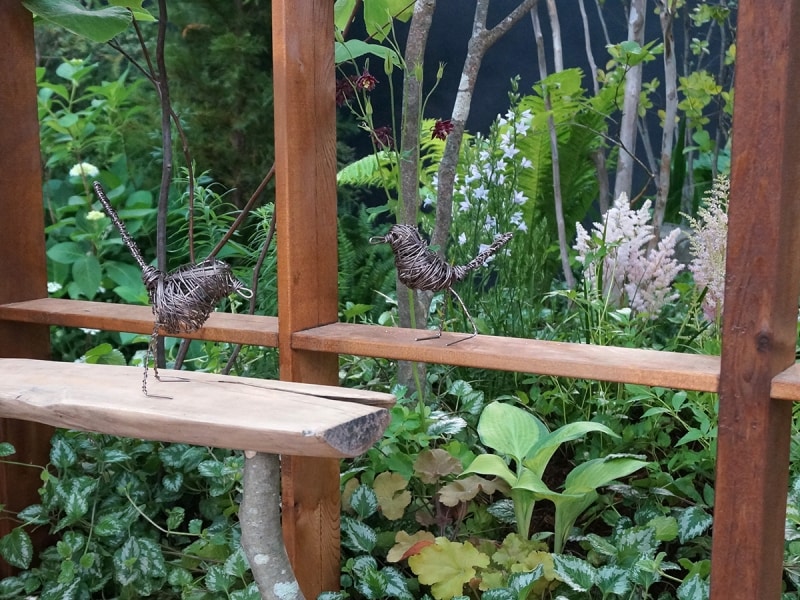 ワイヤーの小鳥