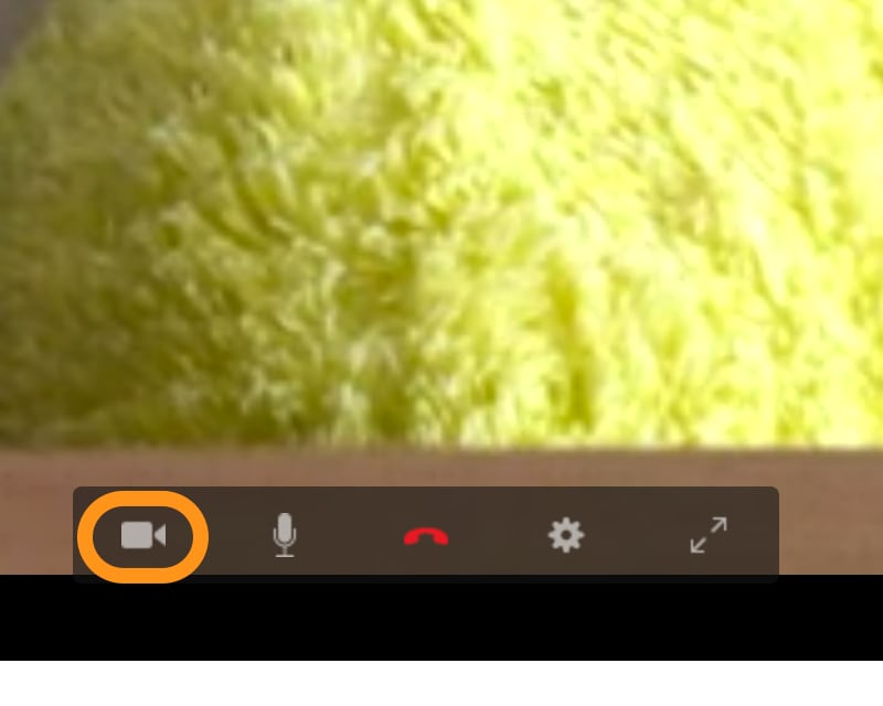 左のビデオカメラのアイコンをクリックして音声通話とビデオ通話を切り替えることができる