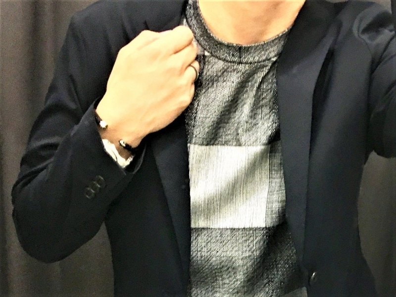 幾何学柄を得意とするSPRZシリーズ。この遊び心がシンプルを追及するユニクロ服のアクセントになるのです。