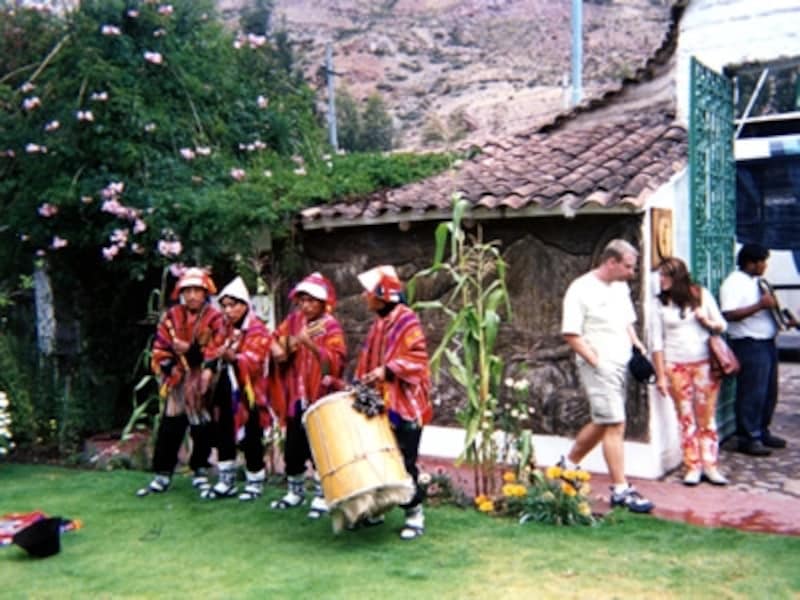 ペルーのレストランではフォルクローレの演奏を聴けるところも