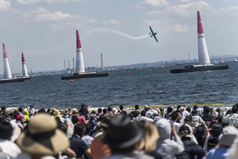 5万5千人を超える観衆が見つめるundefinedJason Halayko/Red Bull Content Pool