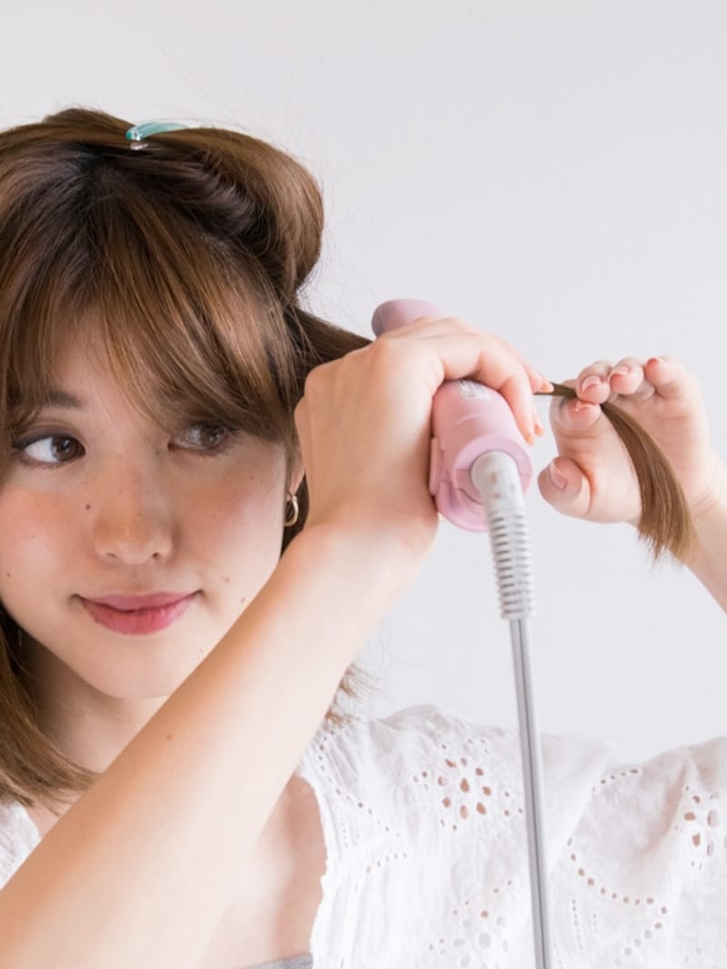 ヘアアイロンを挟む