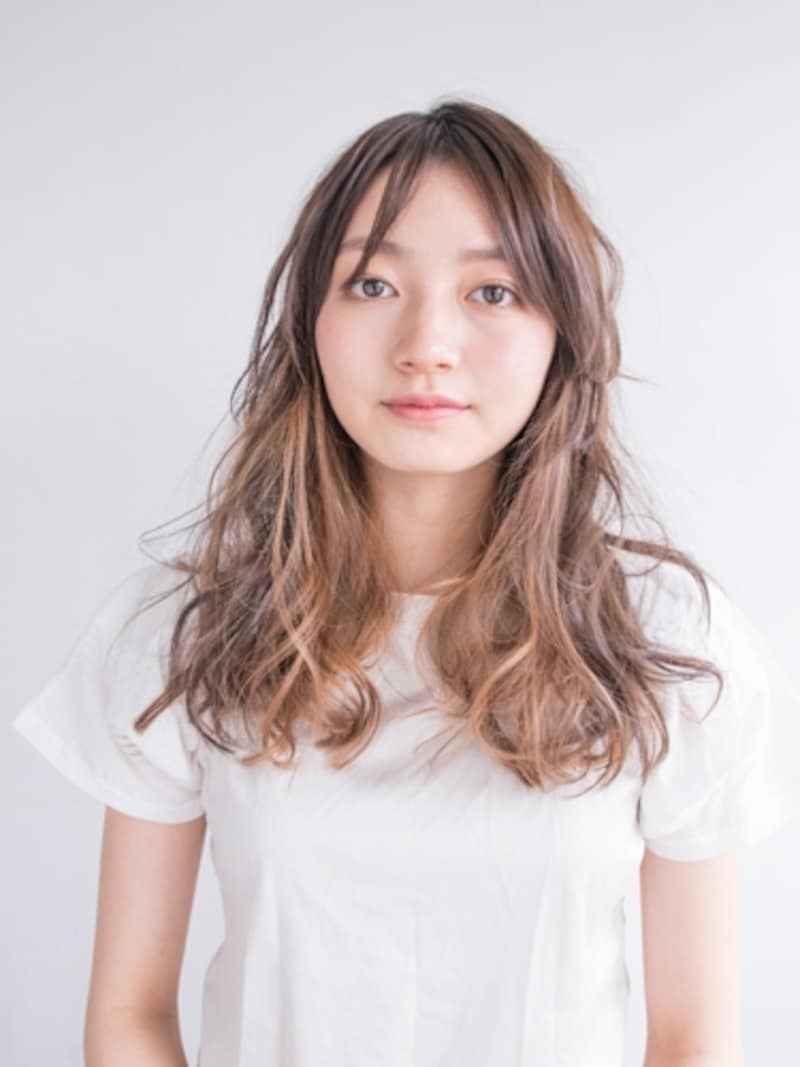 少しクシャッと見えるくらい崩していると良い