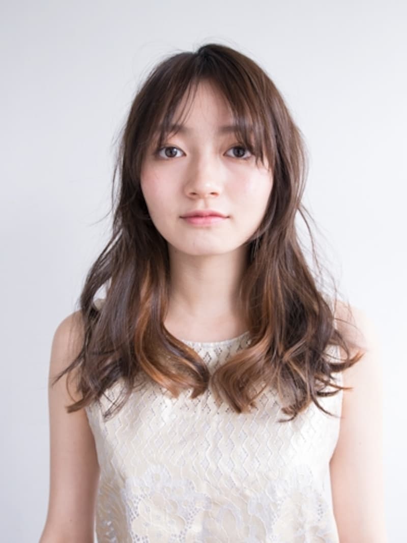 胸上のセミロングスタイル