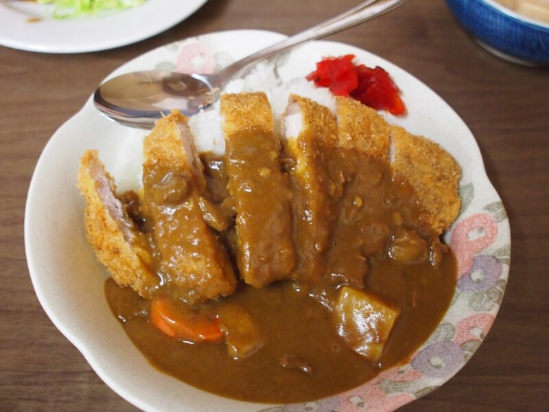 かなりおいしいカツ、カレーも家庭のカレーっぽくってよかった！