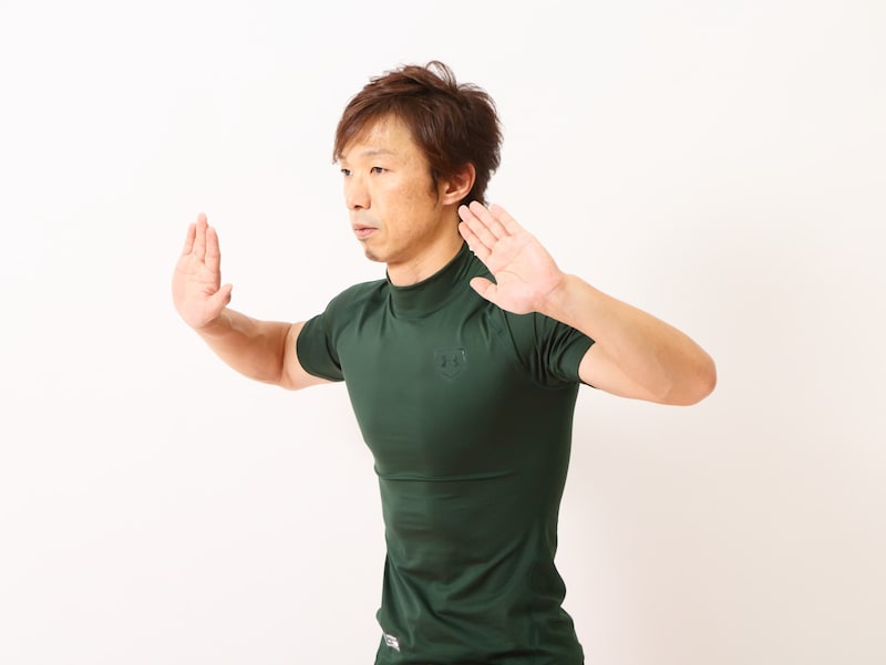 NG例：手が内側に向きすぎている