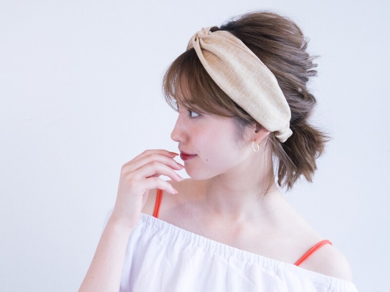 くるりんぱで簡単！夏のターバンヘアアレンジのやり方