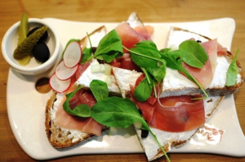 ハモンセラーノ＆リコッタタルティーヌ