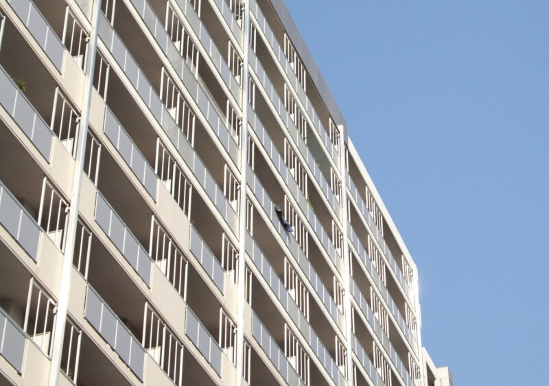 マンションのバルコニーで起きたヒヤリハット事例を知って予防に役立てたい