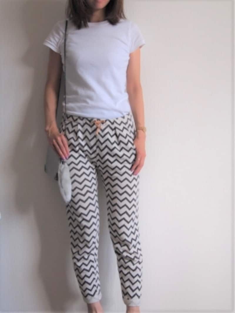 スウェットパンツなどのカジュアルボトムもスタイリッシュに