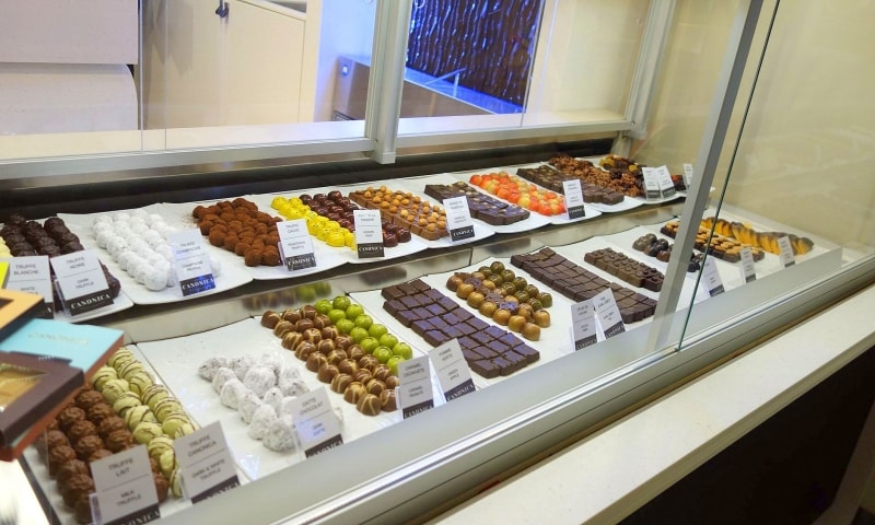 CANONICAのボンボンショコラが1粒から選んで買えます。