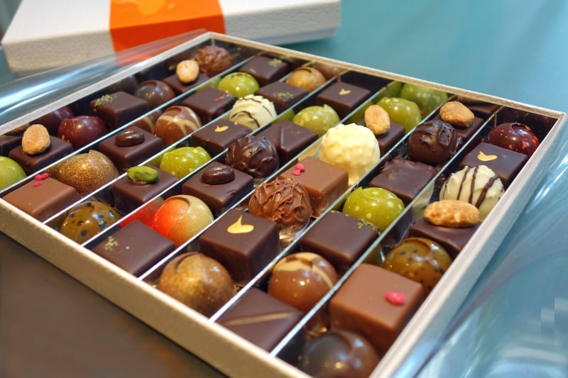 ボンボンショコラのボックス 49個入