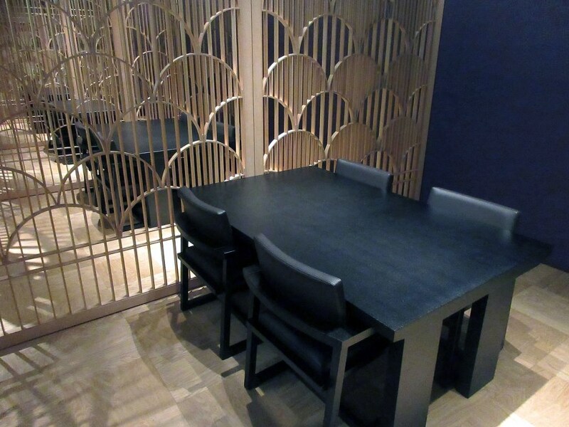 星のや東京 ダイニング セミプライベートテーブル