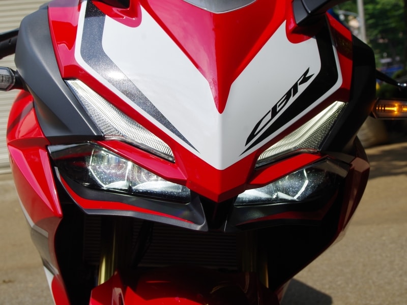 CBR250RRのLEDヘッドライト