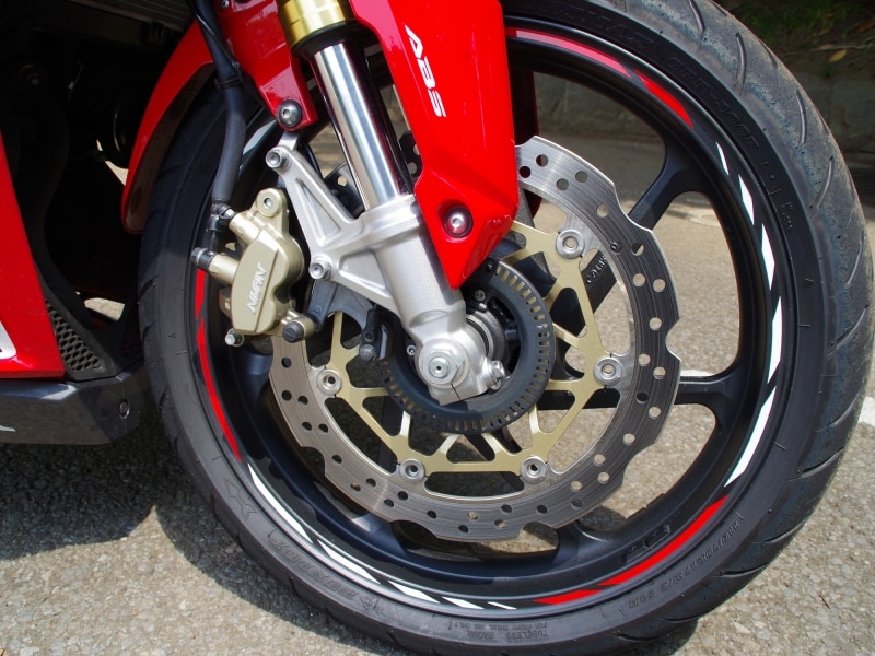 CBR250RRフロントブレーキ