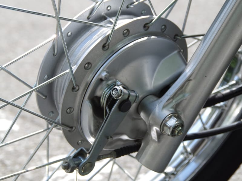 クロスカブのブレーキは前後ドラム