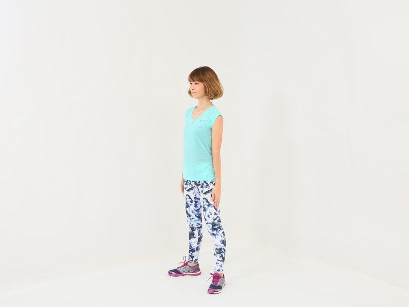 開脚体幹スクワット1undefinedつま先を斜めに開きます