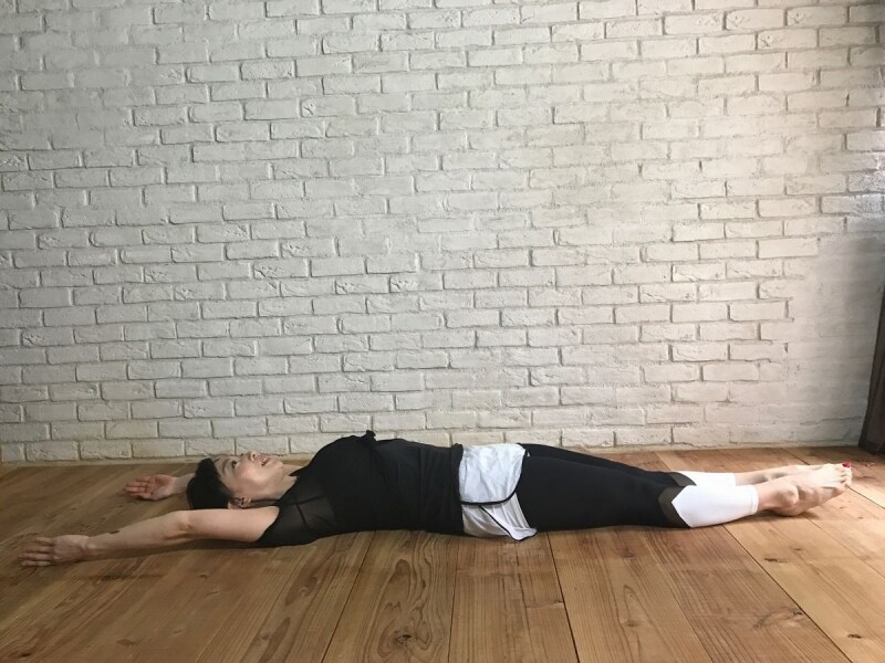 お腹のストレッチを感じる