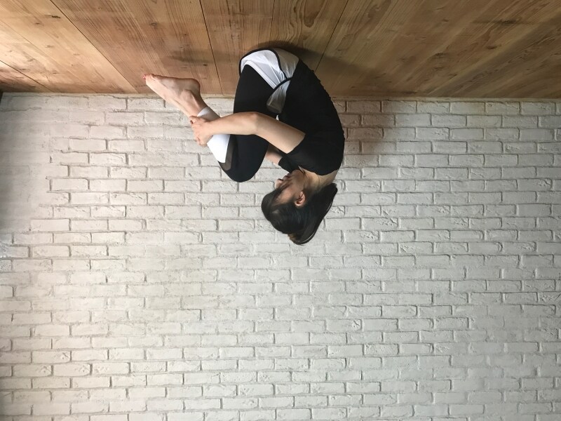 肩の力は抜いてお腹周りに集中