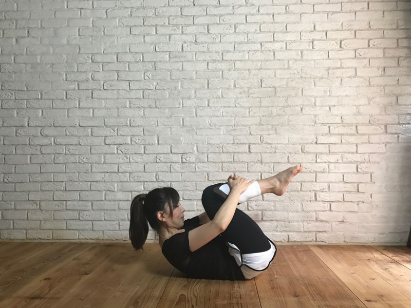 ゴロンと倒れた時は後頭部ではなく肩甲骨で体重を支える