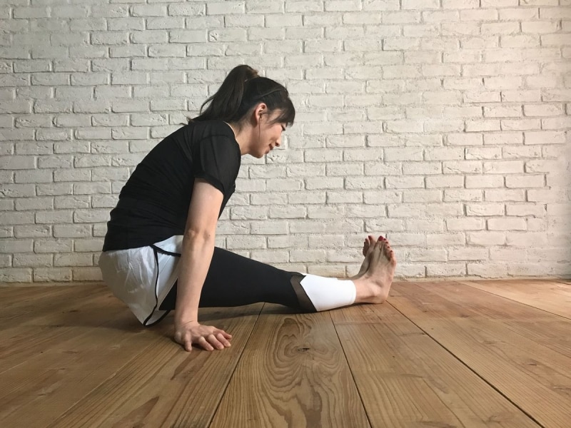 お尻を斜め上に突き上げるようにするのがポイント