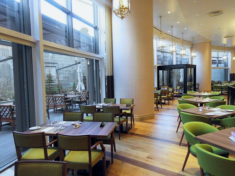 ガーデン ダイニング 内観