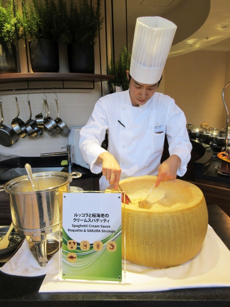ガーデン ダイニング ルッコラと桜海老のクリームスパゲッティ