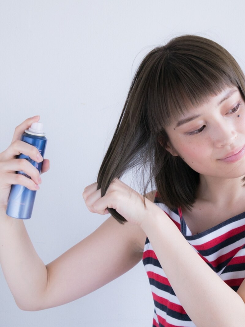 手ぐしで梳かしながら毛先までつけましょう