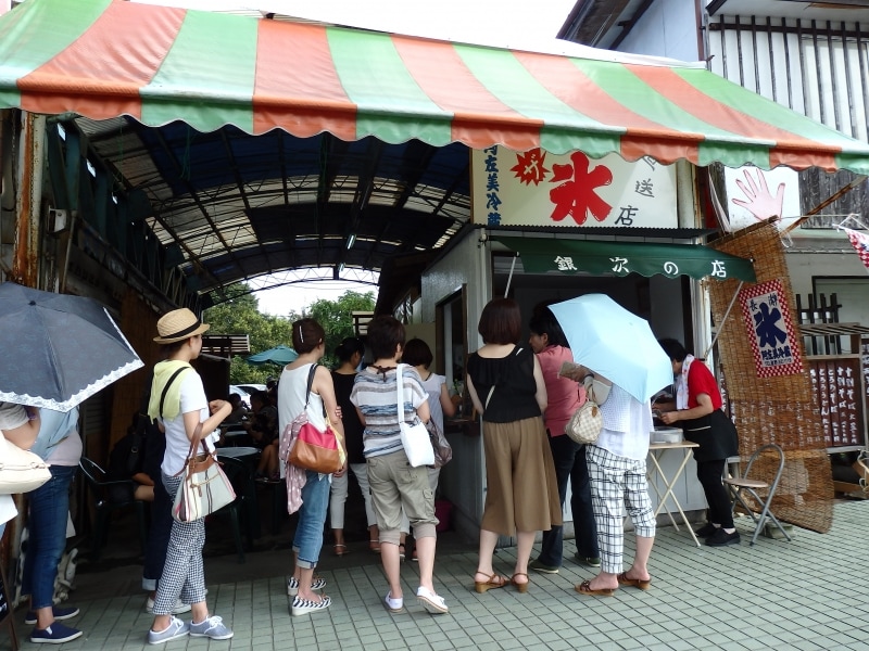 阿佐美冷蔵の天然氷がテイクアウトできる銀次の店