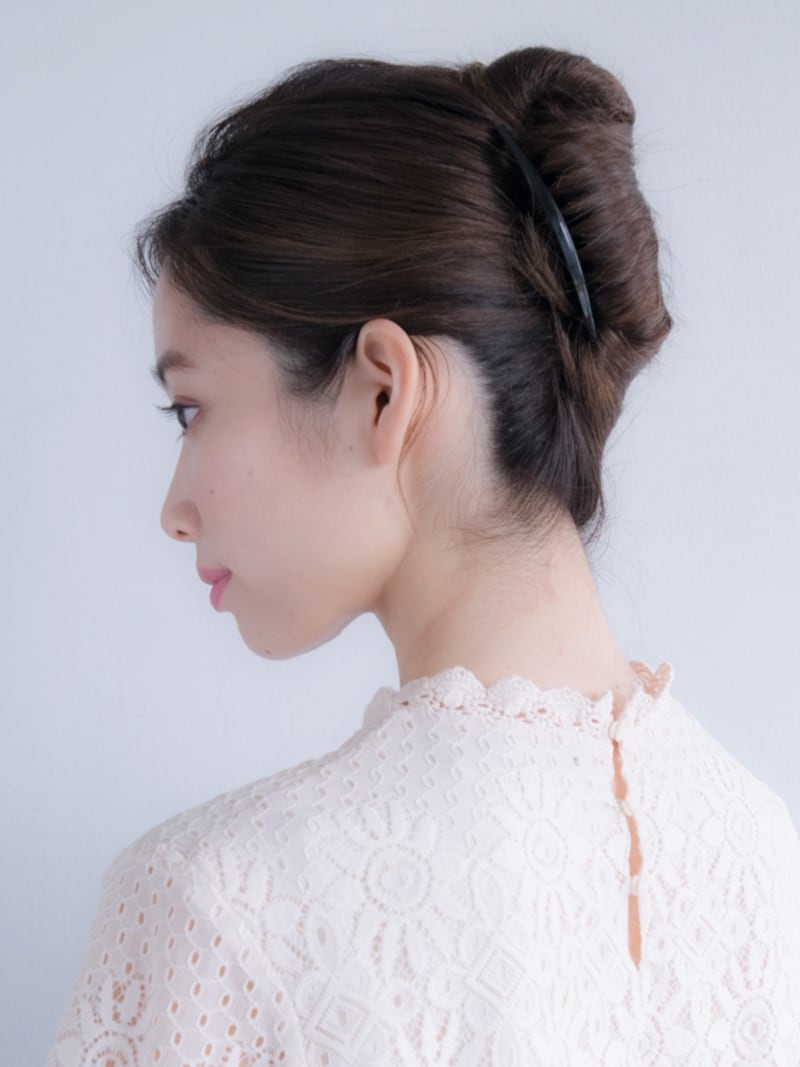 トップでまとめる夜会巻き