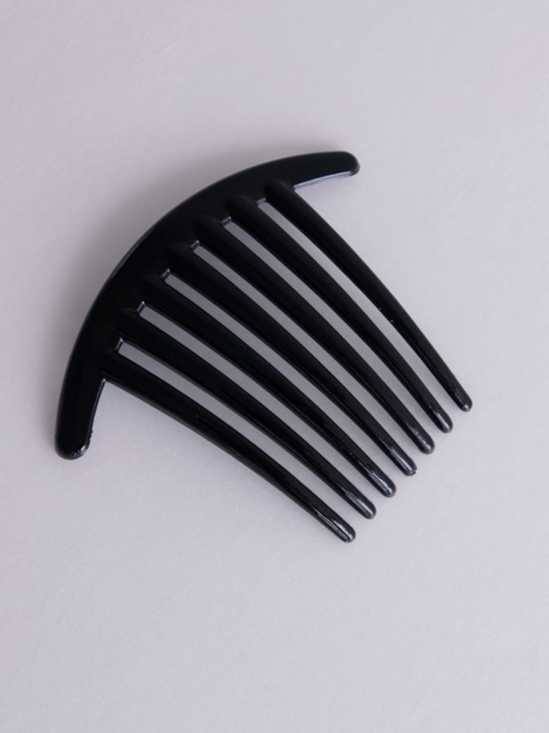 シンプルなヘアコーム(スタッフ私物)