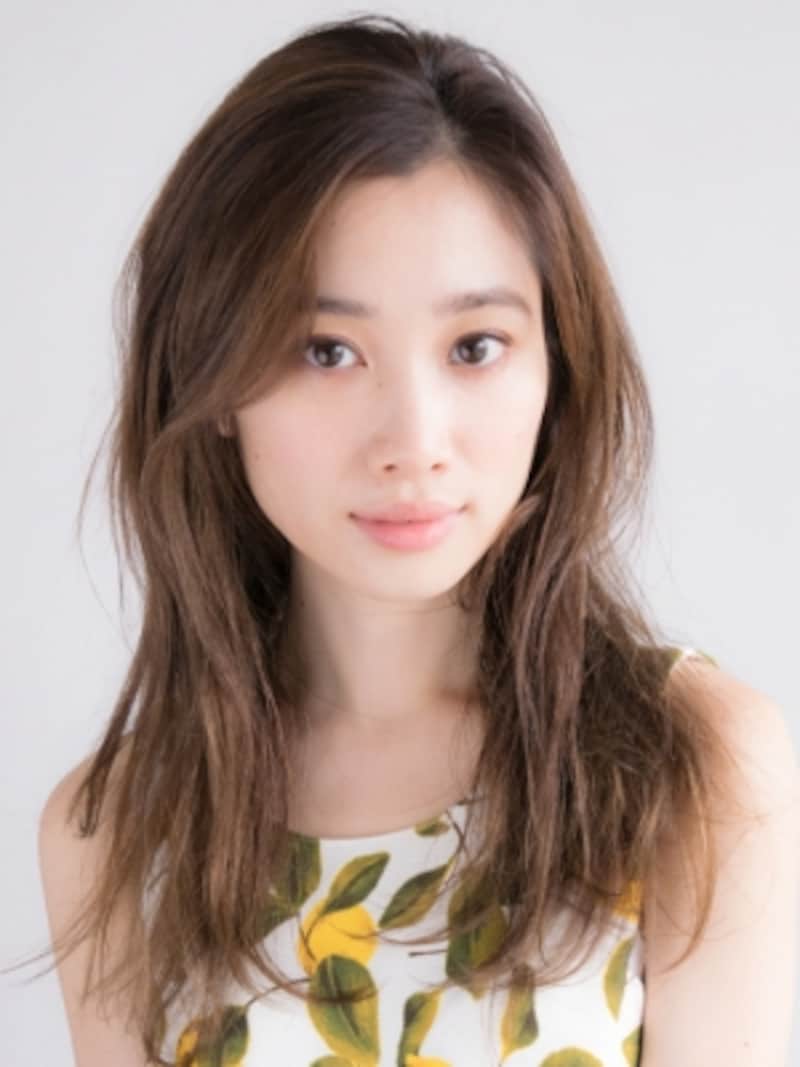 麦わら帽子へアレンジ 帽子の跡が目立たない簡単おすすめヘア ヘアアレンジ All About