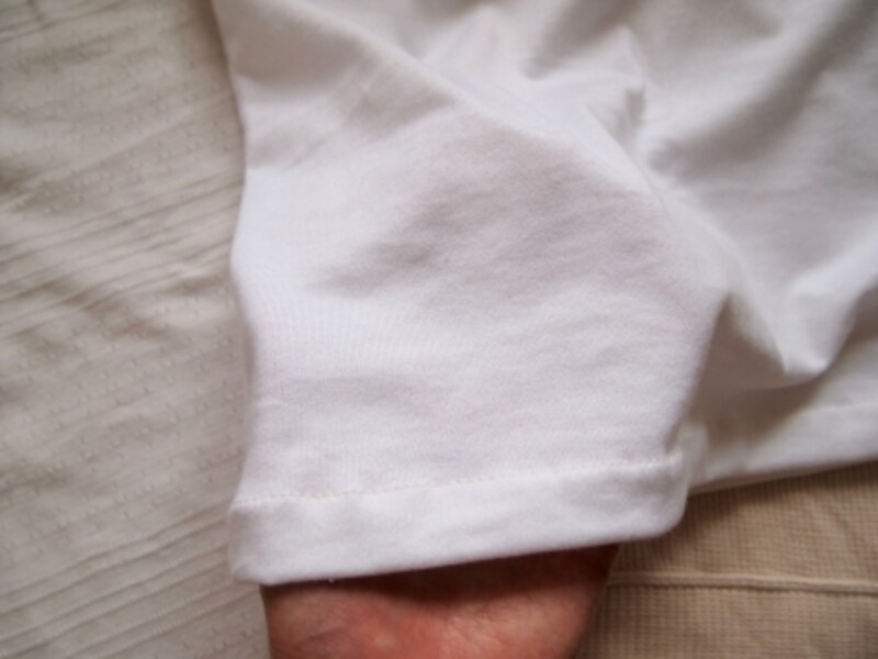 手をかざして透けないかどうかはチェックポイントです