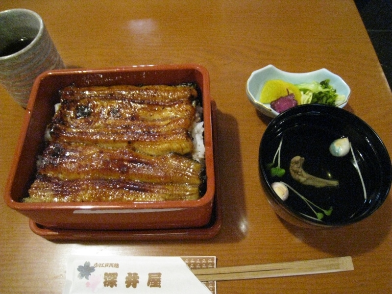 うな重（松）。お新香と肝吸い付き。