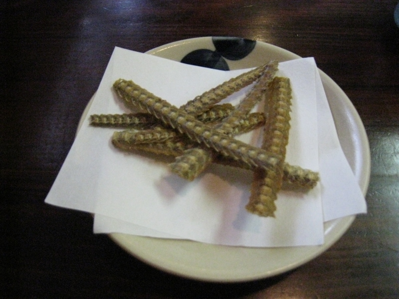 ウナギの骨。ビールや日本酒のお供に最適。