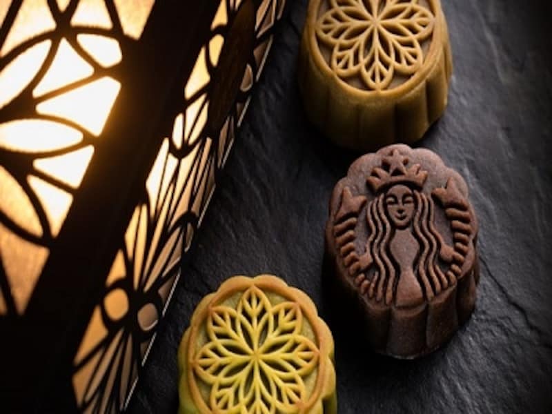 三種類の月餅を販売