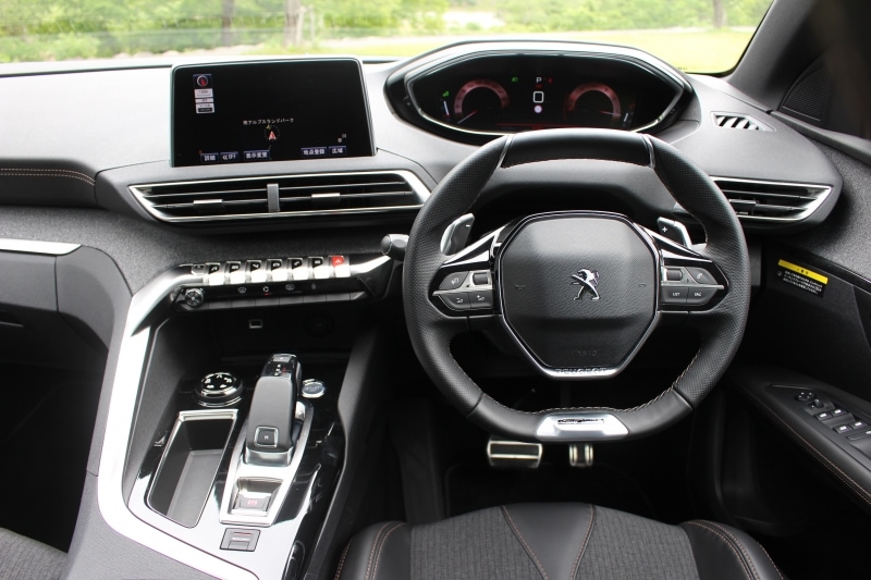 新型プジョー3008